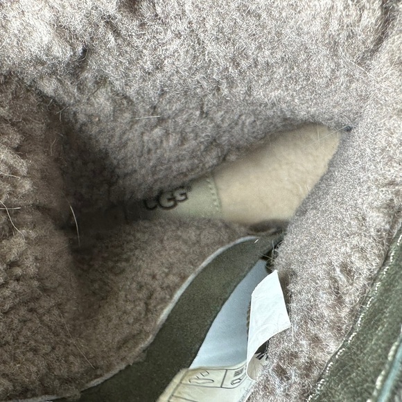 UGG Women’s Niels Zippered Leather Boots Size 7 - Picture 11 of 14